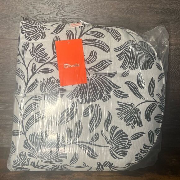 The Company Store Sunbrella Contoured Chair Cushion,Navy Floral, 20” x 20”, NWT! - Picture 8 of 16